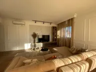 Izdavanje, dvosoban stan, 144m2, Centar, Tivat