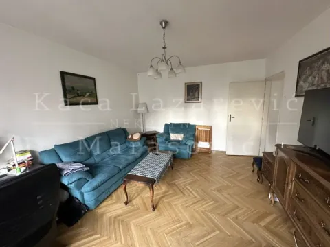 Prodaja, trosoban stan, 63m², Kalenić Pijaca, Vračar Sve Podlokacije - image 2