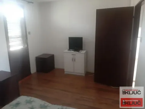 Izdavanje, kuća, 90m², Beočin, Srbija - image 12