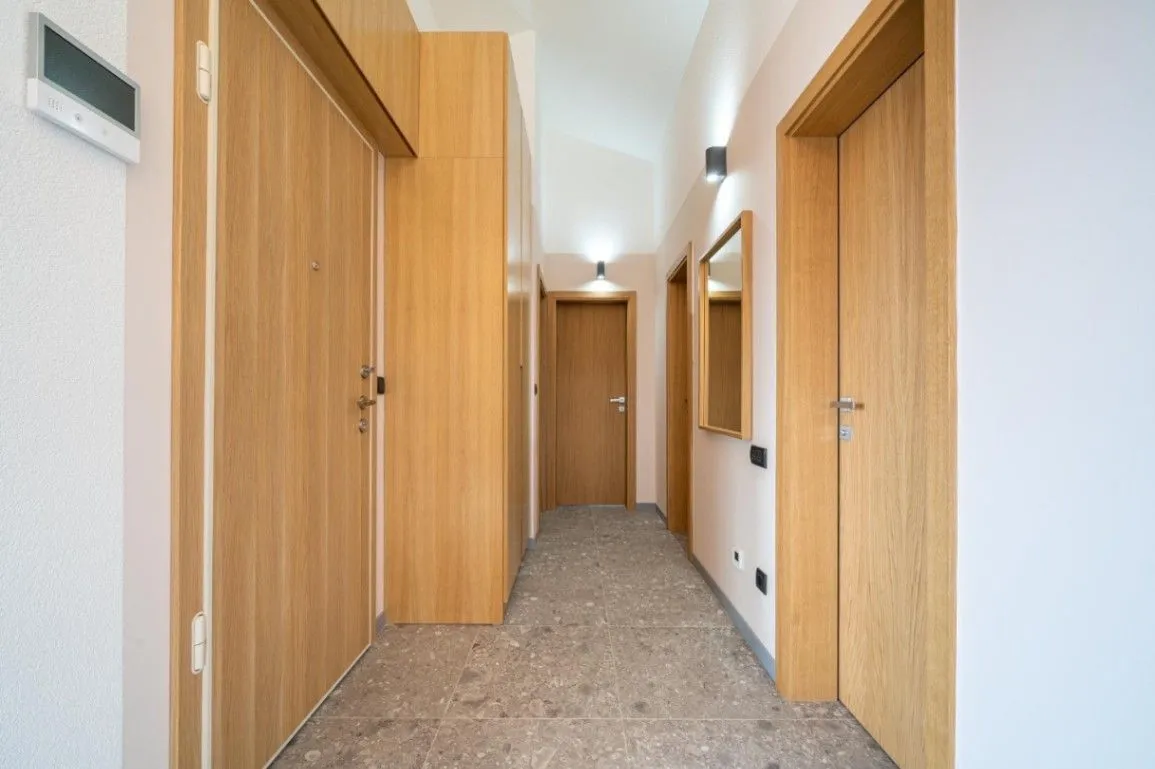 Prodaja, dvosoban stan, 78m², Kalimanj, Tivat