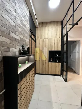 Izdavanje, trosoban stan, 100m², Stari grad, Novi Sad - image 11