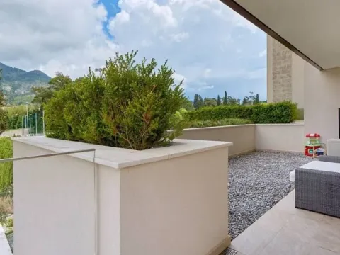 Prodaja, dvosoban stan, 135m², Centar, Tivat - image 9