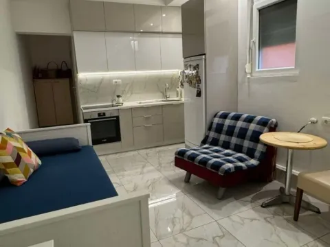 Stan-na-dan, kuća, 22m², Stari Aerodrom, Podgorica - image 6