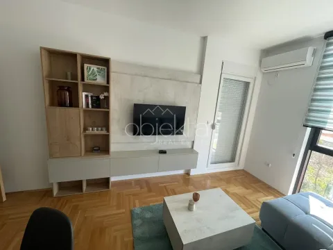 Rent, apartment, 50m², Tivat, Crna Gora - image 2