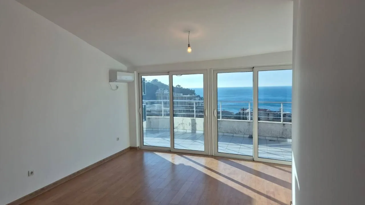 Sale, two bedroom apartment, 85m², Petrovac, Budva