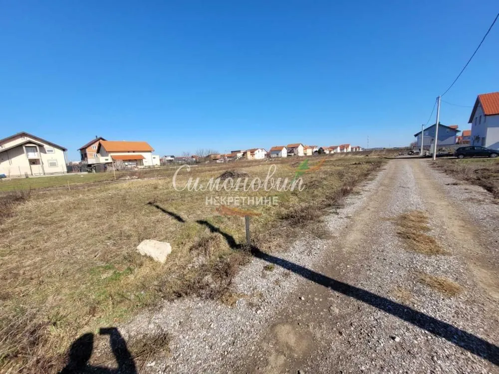 Prodaja, plac, 1100m², Zemun Ugrinovci, Zemun Sve Podlokacije