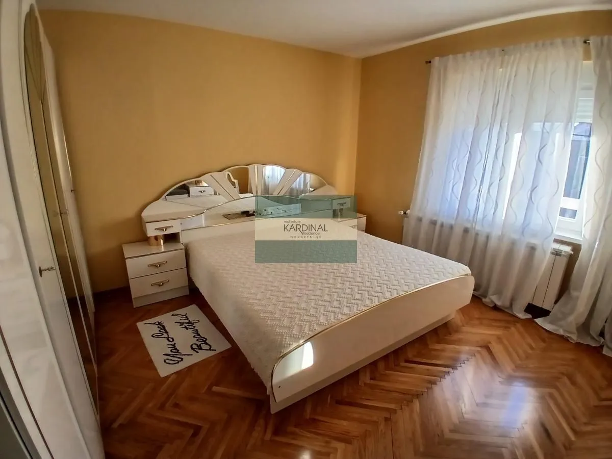 Prodaja, kuća, 379m², Trnava, Jagodina