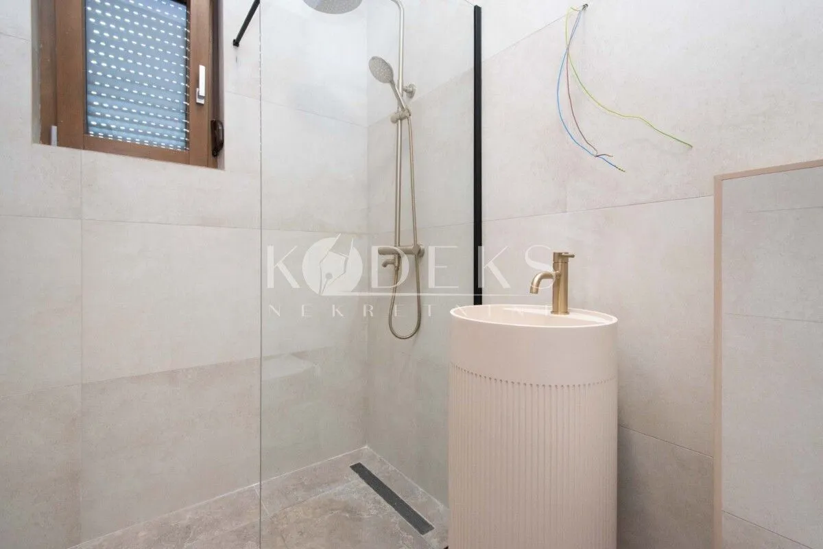 Sale, four bedroom apartment, 220m², Vezirov Most, Podgorica