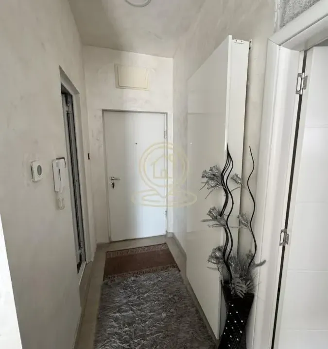 Izdavanje, jednosoban stan, 37m², Centar, Novi Sad