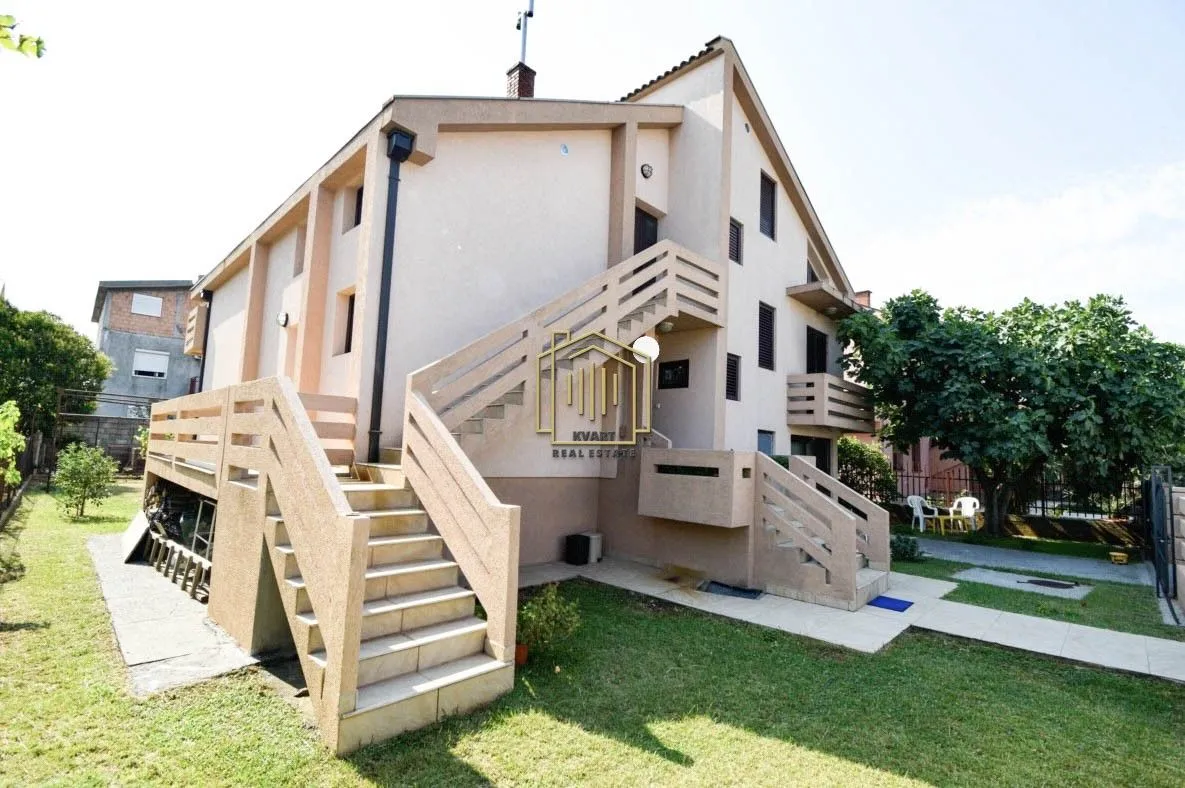 Prodaja, kuća, 260m², Stari Aerodrom, Podgorica