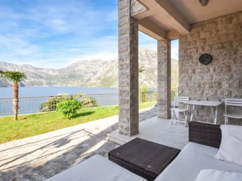 Prodaja, dvosoban stan, 68m², Kostanjica, Kotor - image 11