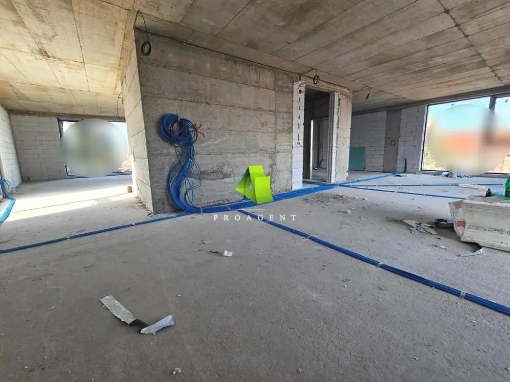 Rent, office space, 200m², Palilula, Niš