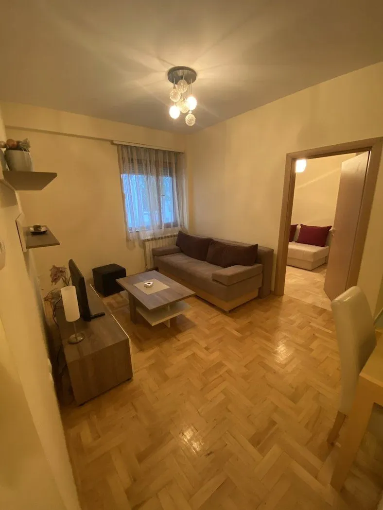 Izdavanje, jednosoban stan, 32m², Stari grad, Novi Sad