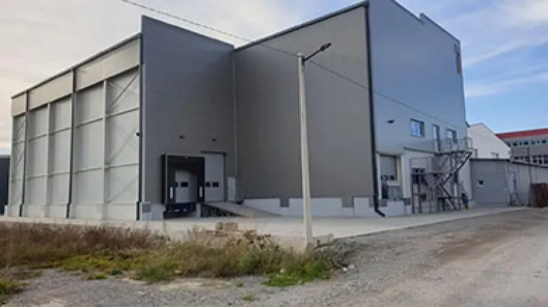 Izdavanje, poslovni prostor, 1340m², Batajnica, Beograd