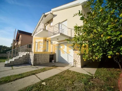 Izdavanje, kuća, 400m², Stari Aerodrom, Podgorica - image 33