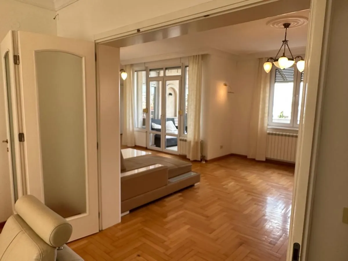 Rent, four bedroom apartment, 147m², Savski Venac, Beograd