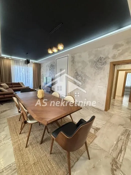Izdavanje, stan, 200m², Senjak, Beograd