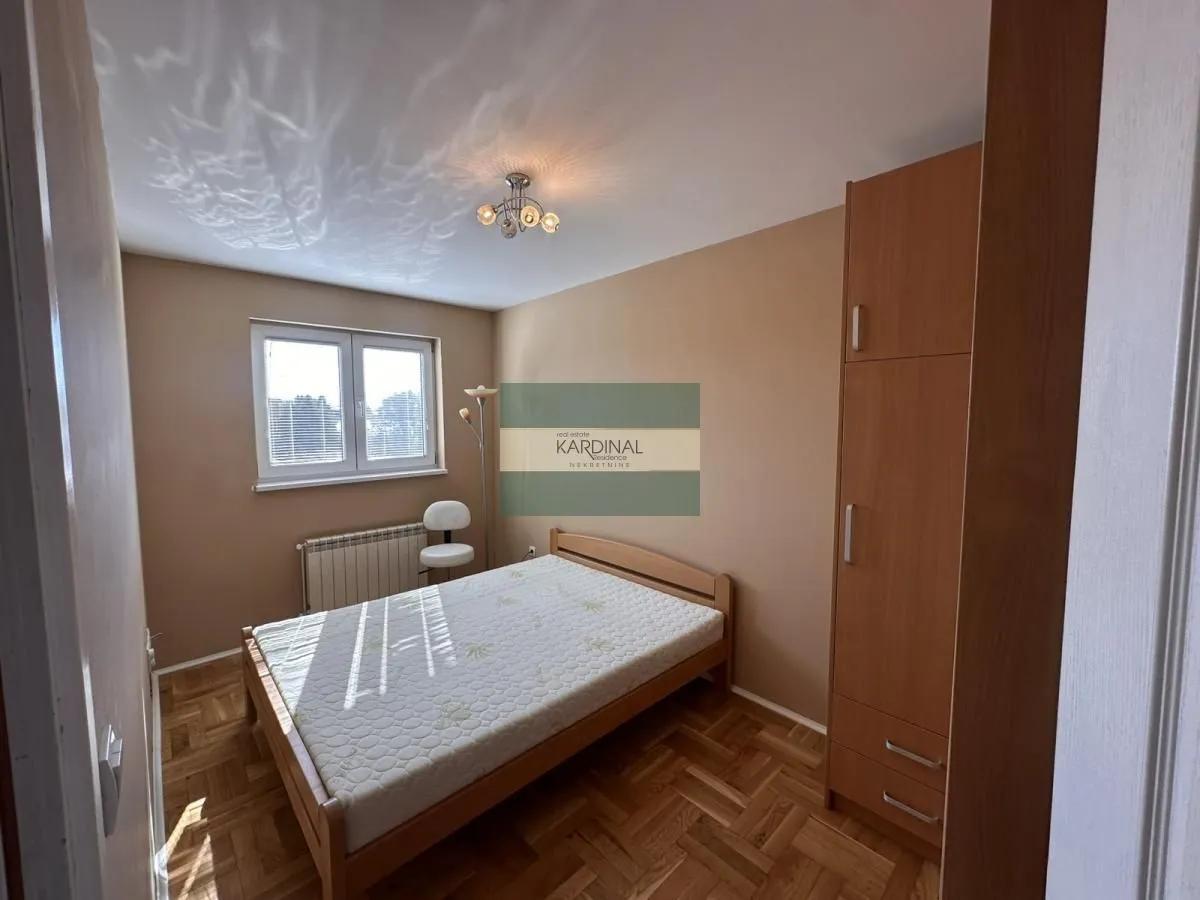 Izdavanje, dvosoban stan, 71m², Centar, Kragujevac