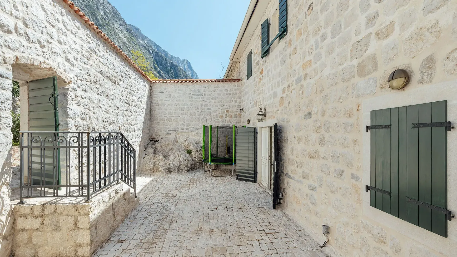 Prodaja, kuća, 490m², Kotor, Crna Gora