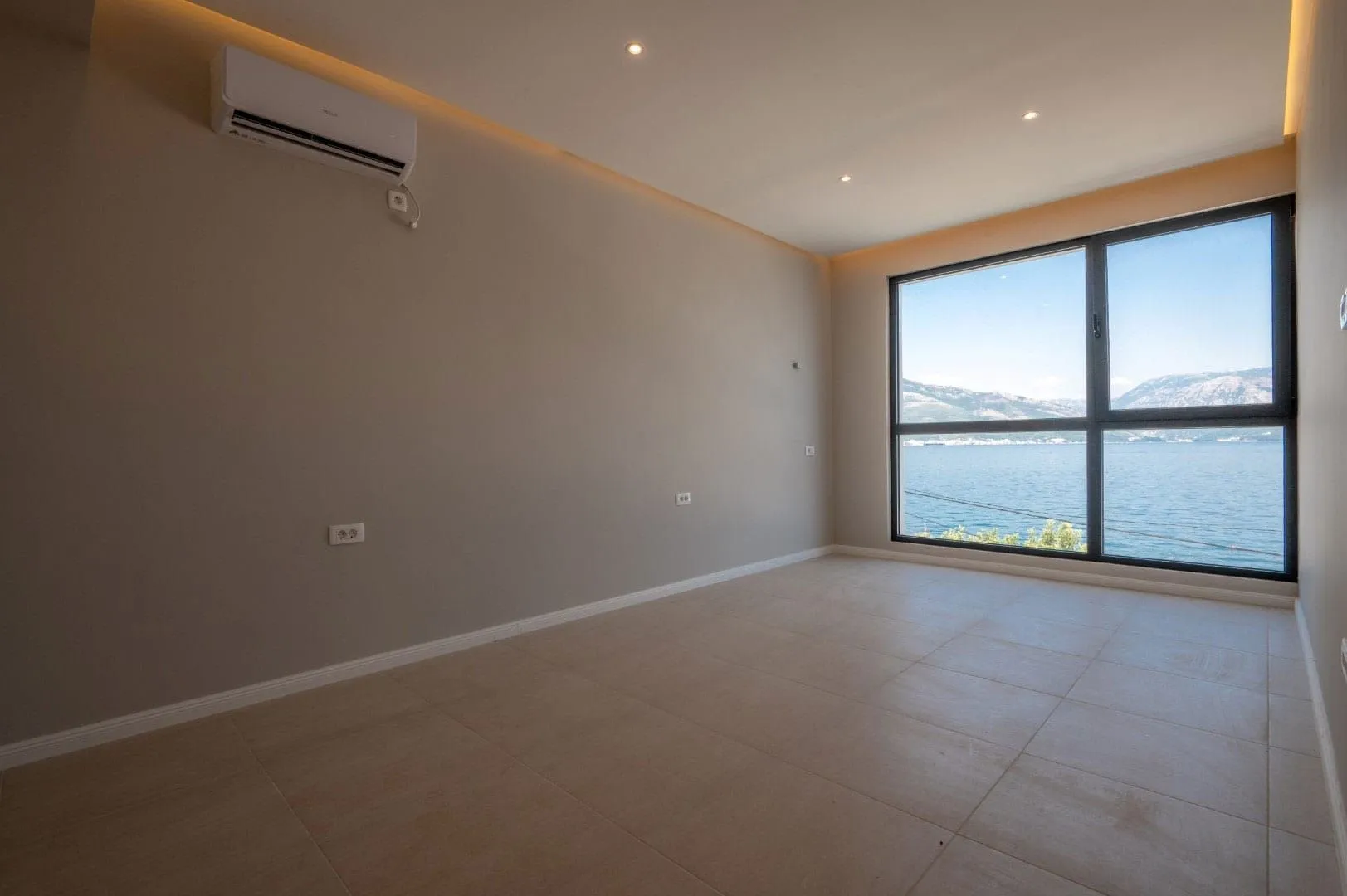 Prodaja, kuća, 200m², Krašići, Tivat