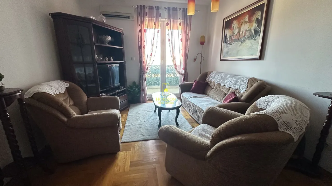 Izdavanje, dvosoban stan, 56m², Stari Aerodrom, Podgorica