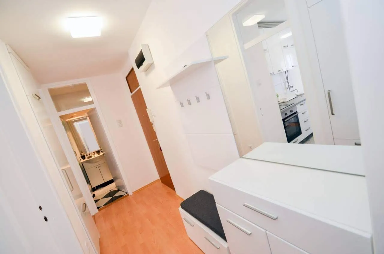 Rent, one bedroom apartment, 55m², Budva, Crna Gora