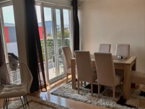 Izdavanje, jednosoban stan, 54m², City Kvart, Podgorica - image 2