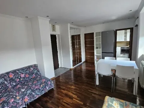 Izdavanje, dvosoban stan, 37m², Stari Grad, Beograd - image 2