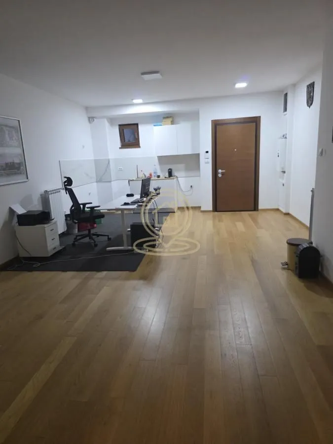 Rent, three bedroom apartment, 72m², Južni Bulevar, Vračar Sve Podlokacije