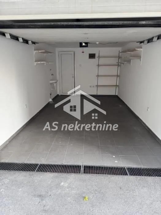 Izdavanje, stan, 220m², Savski Venac, Beograd