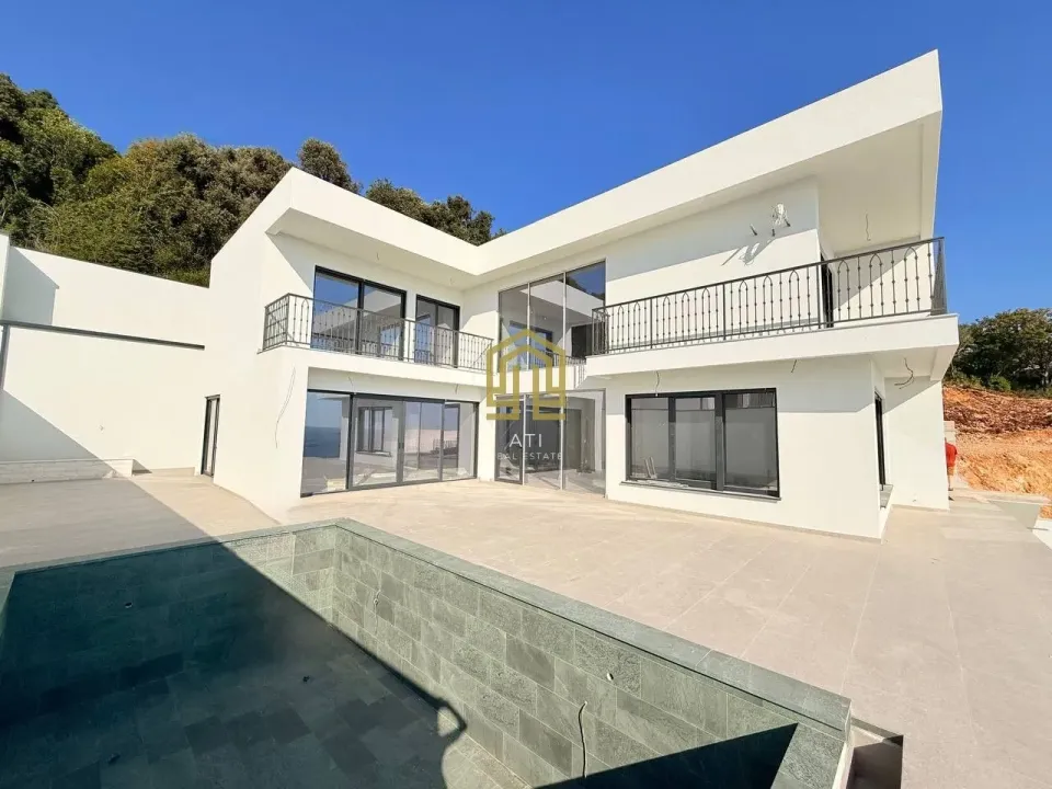 Prodaja, kuća, 250m², Utjeha, Bar