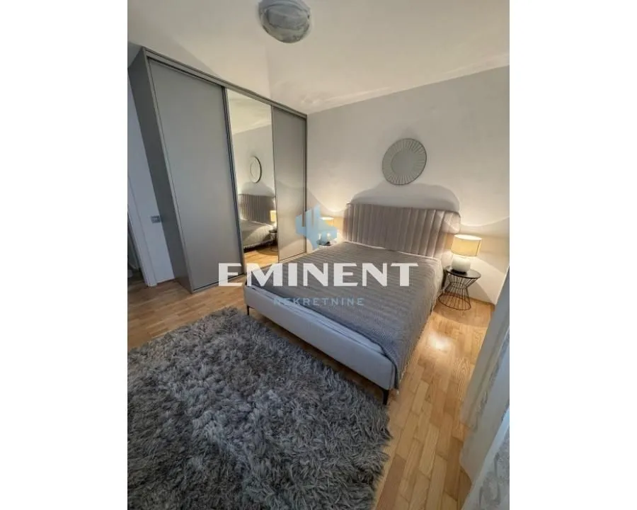 Rent, four bedroom apartment, 120m², Savski Venac, Beograd