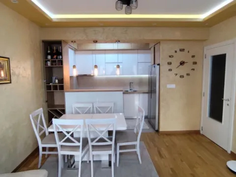 Izdavanje, dvosoban stan, 64m², Podgorica, Crna Gora