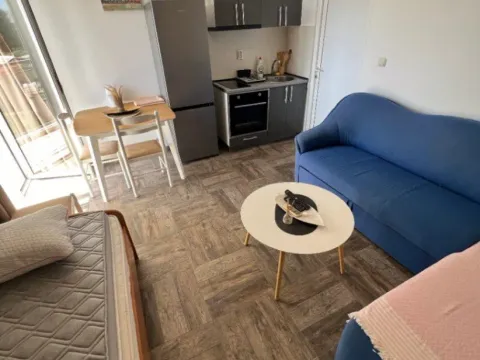 Izdavanje, stan, 35m², Šušanj, Bar - image 2