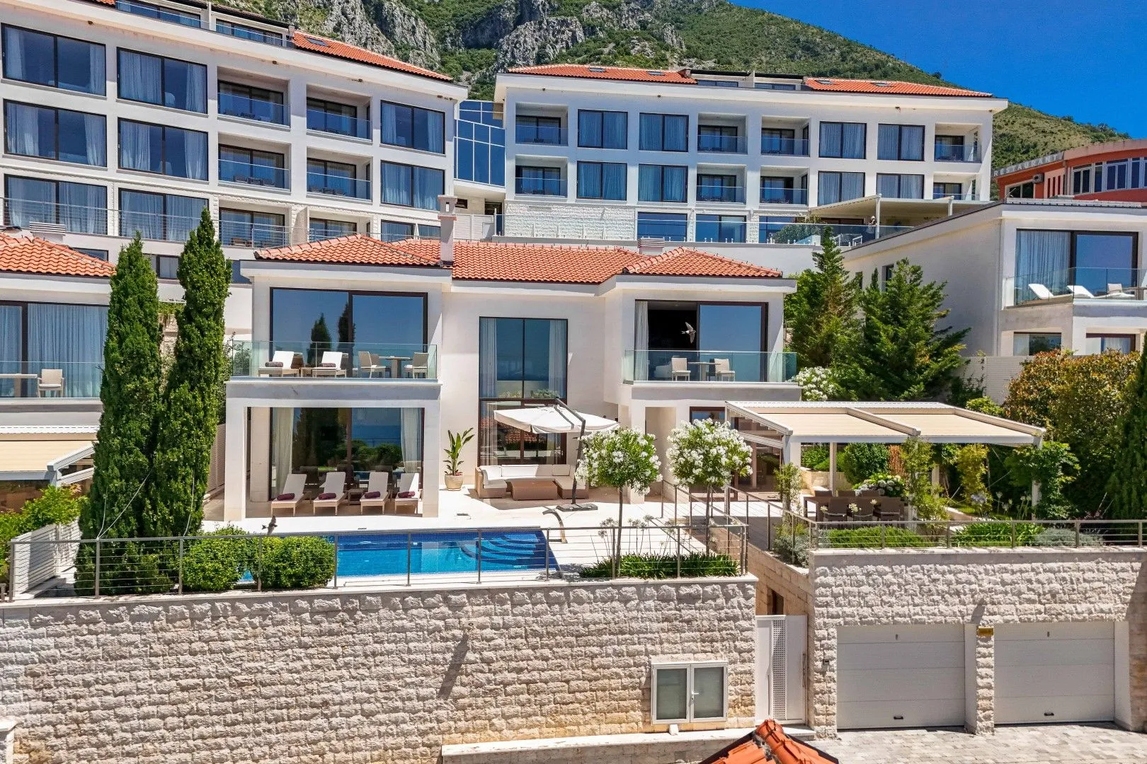 Sale, house, 279m², Drobni pijesak, Budva