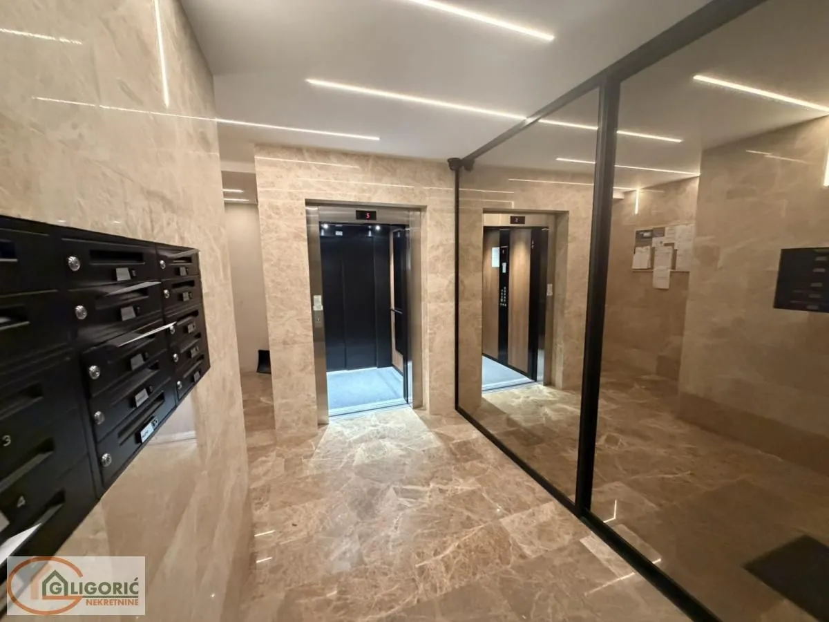 Sale, apartment, 152m², Čubura, Beograd