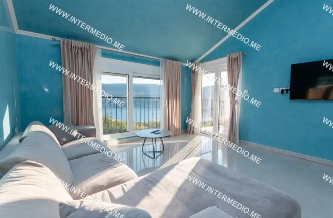 Izdavanje, dvosoban stan, 60m², Topla, Herceg Novi