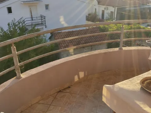 Izdavanje, jednosoban stan, 40m², Dalmatinska ulica, Podgorica - image 8