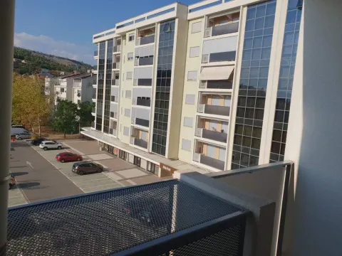 Rent, one bedroom apartment, 55m², Preko Morače, Podgorica - image 11