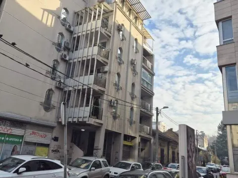 Izdavanje, trosoban stan, 75m², Kalenić Pijaca, Vračar Sve Podlokacije - image 20