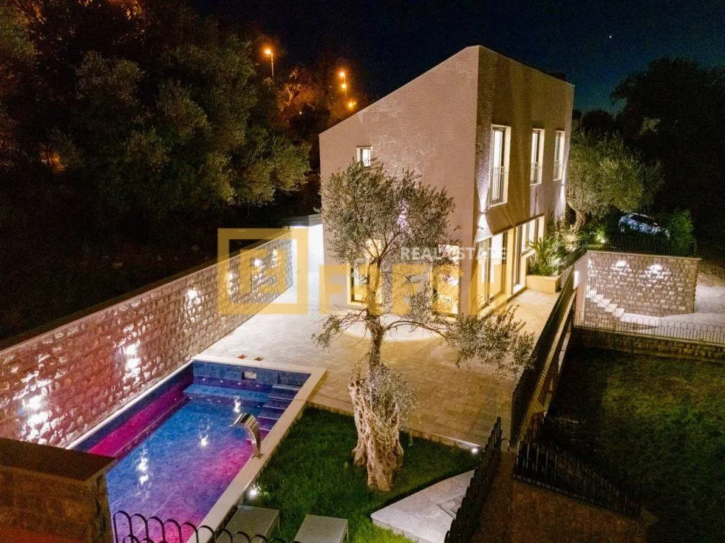 Sale, house, 240m², Budva, Crna Gora
