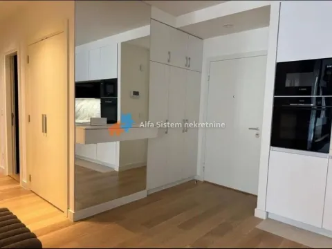 Izdavanje, trosoban stan, 86m², Savski Venac, Beograd - image 7