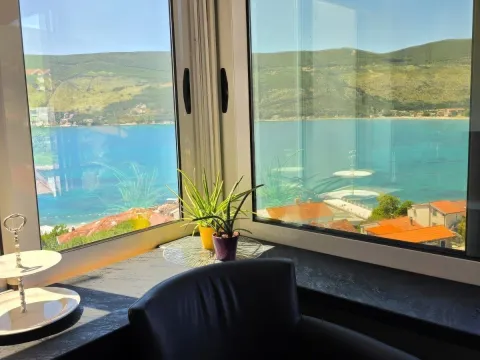 Izdavanje, dvosoban stan, 70m², Topla, Herceg Novi - image 1