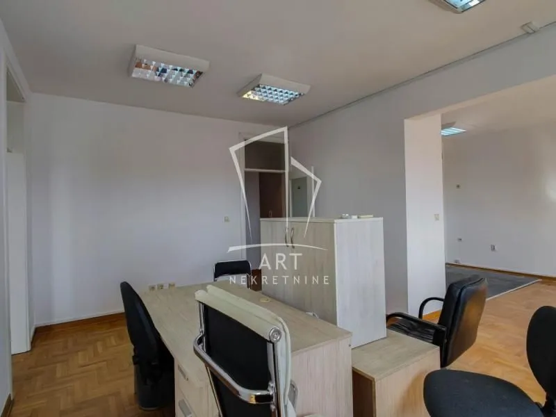 Sale, four bedroom apartment, 137m², Novi Beograd Blok 22, Novi Beograd Sve Podlokacije
