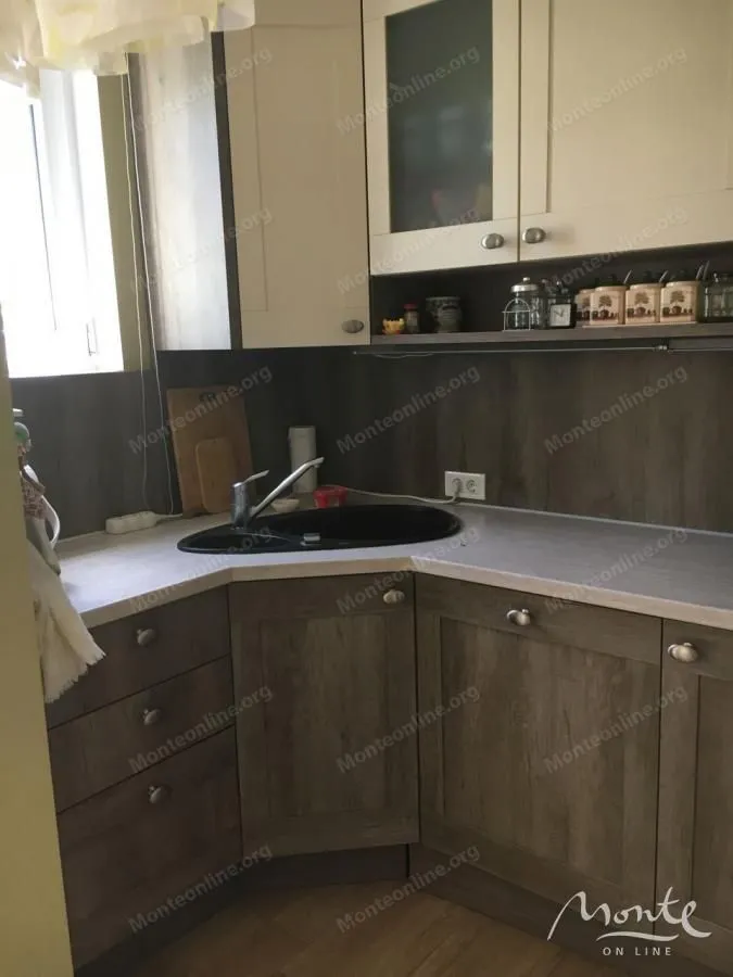 Prodaja, kuća, 380m², Dobre Vode, Bar