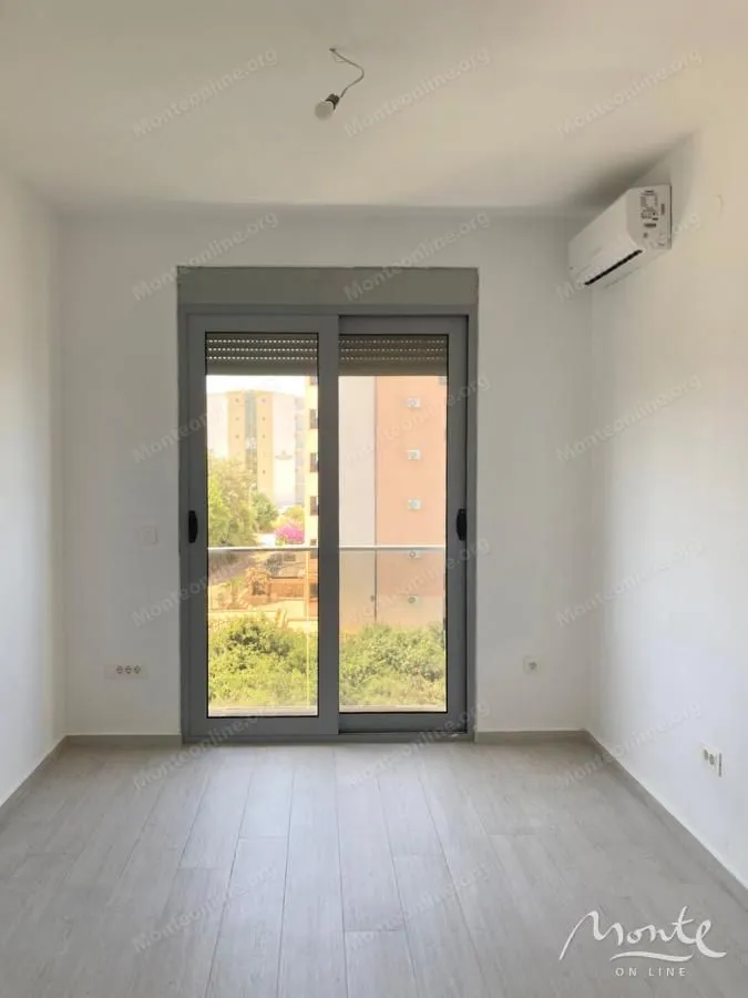 Sale, two bedroom apartment, 77m², Dobre Vode, Bar