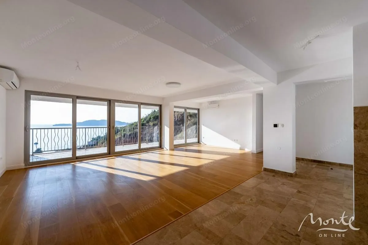Sale, three bedroom apartment, 160m², Pržno, Budva