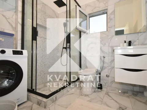 Izdavanje, trosoban stan, 100m², Zelenika, Podgorica - image 13