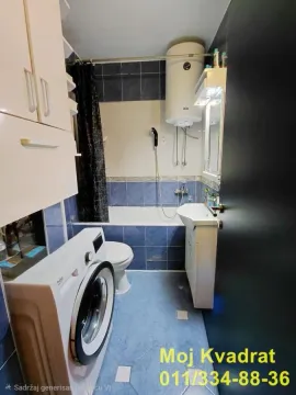 Kupatilo sa kadom, umivaonikom, WC šoljom i veš mašinom. - image 11