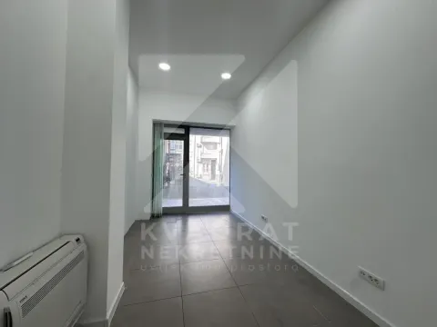 Izdavanje, poslovni prostor, 362m², Ljubović, Podgorica - image 24